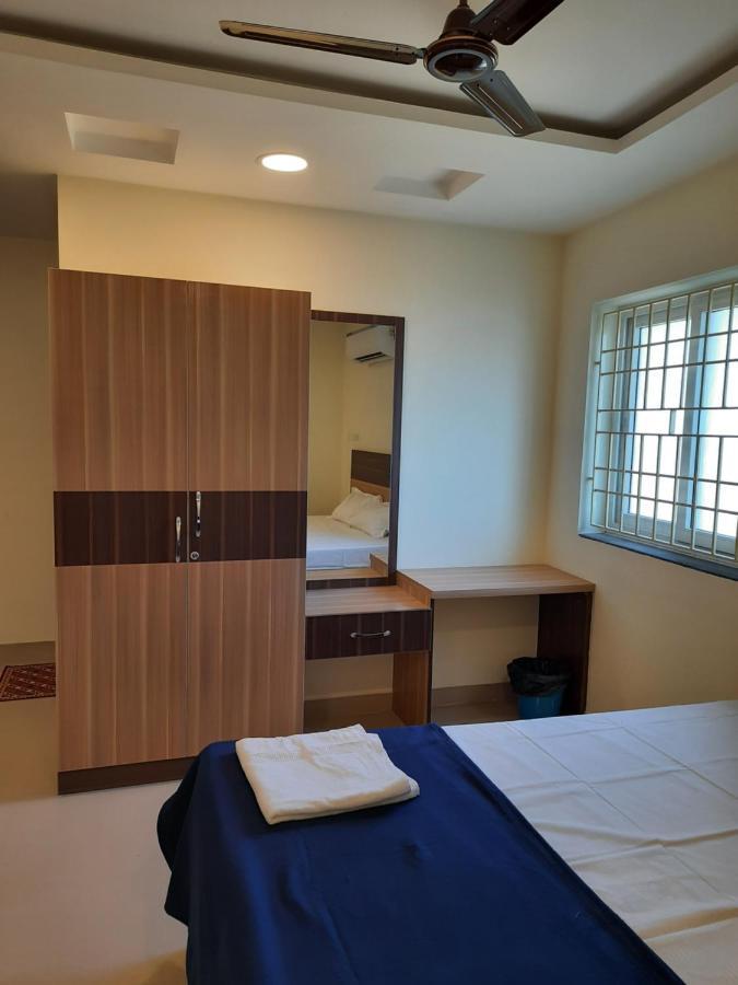 Grk Residency Hotel Gūduvāncheri Eksteriør billede