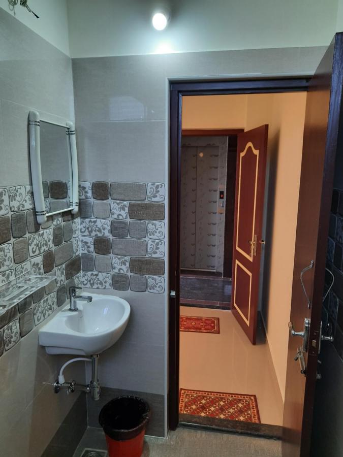 Grk Residency Hotel Gūduvāncheri Eksteriør billede